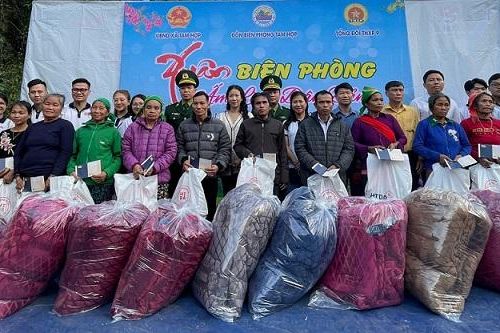 Tết ấm tình quân dân ở tuyến biên giới Nghệ An