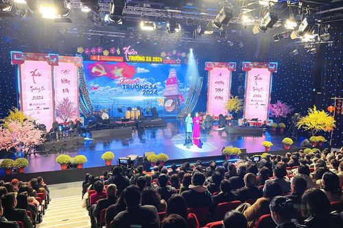 'Xuân Trường Sa' 2024: Cầu nối yêu thương từ đất liền đến biển đảo xa xôi