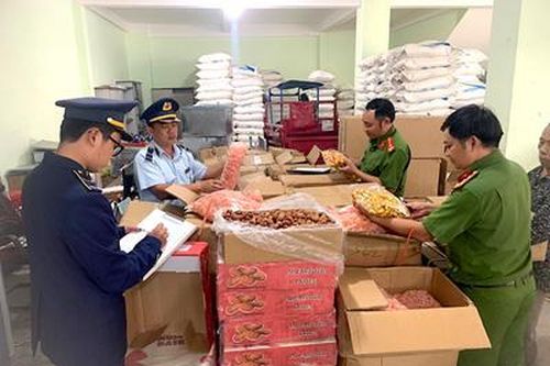 Cẩn trọng với bánh kẹo trôi nổi