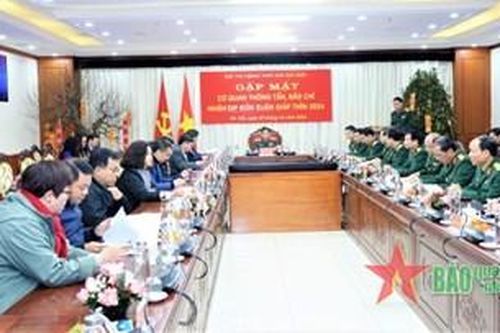 Bộ tư lệnh Thủ đô Hà Nội gặp mặt báo chí nhân dịp năm mới