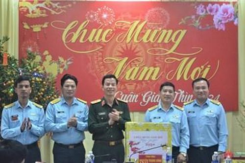 Trung tướng Nguyễn Trọng Bình kiểm tra, chúc Tết các đơn vị trên địa bàn Đà Nẵng