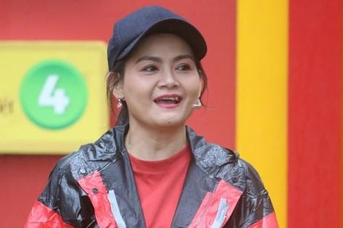 NSƯT Trinh Trinh tiết lộ chuyện ông xã Kim Tử Long là người dạy mình hát, làm 'MC quốc dân' cũng phải trầm trồ khen