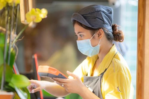 Tết về hay ở - Những lựa chọn và nỗi niềm: Còn mình còn xuân…