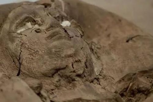 Mở mộ pharaoh Ai Cập, giật mình thấy xác ướp mỹ nhân 'đi lạc'