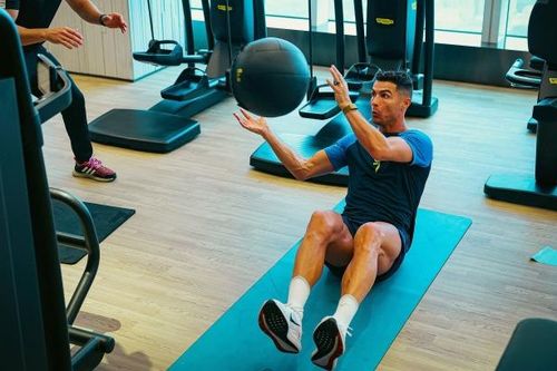 Ronaldo xin lỗi người hâm mộ Trung Quốc