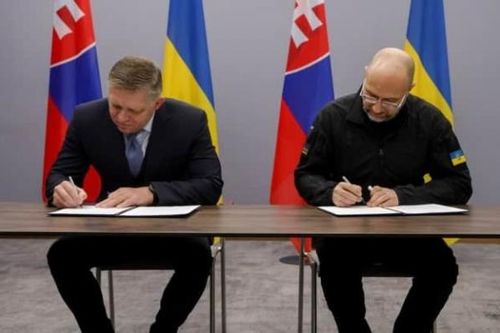 Vài ngày sau tuyên bố sẽ cứng rắn với Kiev, Thủ tướng Slovakia sang thăm Ukraine, hứa hẹn nhiều điều