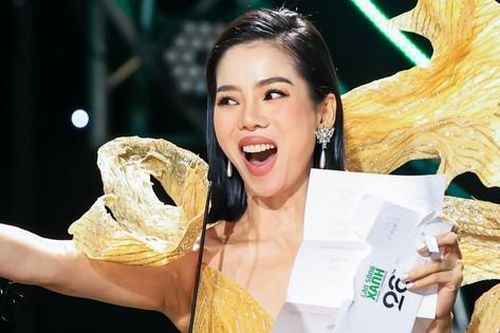 Chị đẹp Lệ Quyên lại gây tranh cãi