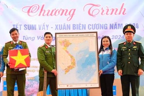 Nhiều hoạt động ý nghĩa tại chương trình 'Xuân biên giới - Tết biển đảo' ở Hà Giang