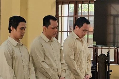Vác súng bắn chuột đi cướp ngân hàng