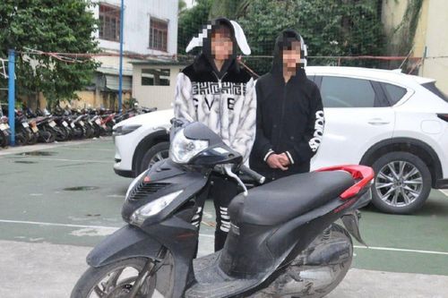 Bỏ học đi cướp tài sản lấy tiền tiêu xài