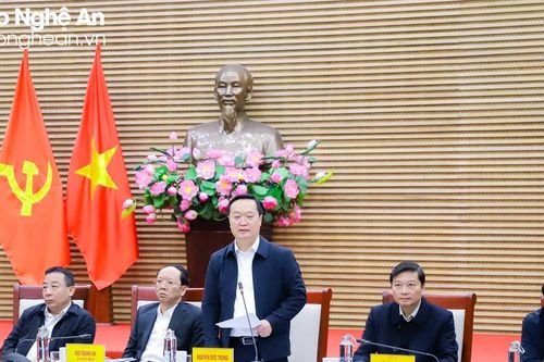 Chủ tịch UBND tỉnh: Tập trung chăm lo, đảm bảo cho người dân đón Tết ấm áp, an toàn, lành mạnh, tiết kiệm