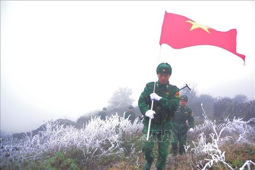 Tuần tra, bảo vệ vững chắc đường biên, mốc giới dưới trời băng tuyết