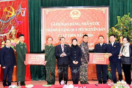 Phó Chủ tịch Quốc hội Nguyễn Đức Hải thăm và chúc Tết tại Lạng Sơn