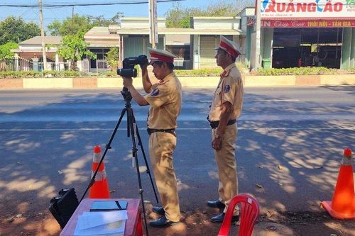 CSGT Bình Phước xử lý nhiều trường hợp vi phạm tốc độ trên đường ĐT741