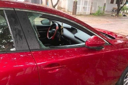 Bắt nhóm trộm 'nhí' bắn vỡ kính nhiều xe ô tô để trộm cắp tài sản