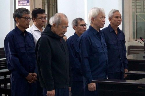 9 cựu quan chức tỉnh Khánh Hòa bị đề nghị mức án từ 2-5 năm tù