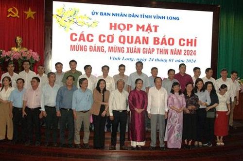 Báo chí đóng góp lớn vào sự phát triển của tỉnh Vĩnh Long