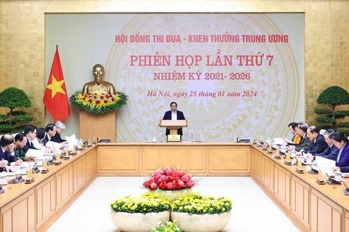Thủ tướng: Cần nâng cao nhận thức 'càng khó khăn thì càng phải thi đua'