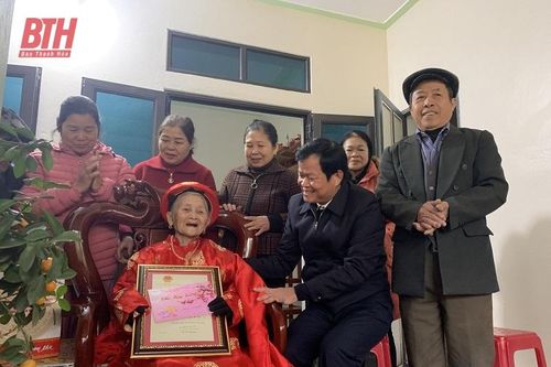 Phó Chủ tịch HĐND tỉnh Nguyễn Quang Hải thăm, kiểm tra tình hình sản xuất và đời sống Nhân dân huyện Nông Cống
