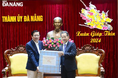 Trưởng ban Nội chính Trung ương Phan Đình Trạc thăm, chúc Tết thành phố Đà Nẵng
