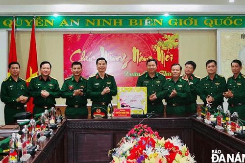 Trung tướng Nguyễn Trọng Bình chúc Tết Bộ đội Biên phòng thành phố