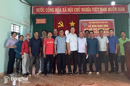 Huyện Thống Nhất trao 1 tỷ đồng hỗ trợ vốn cho nông dân
