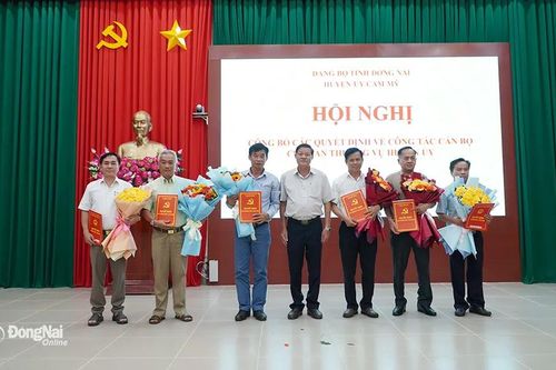 Huyện Cẩm Mỹ công bố các quyết định về công tác cán bộ
