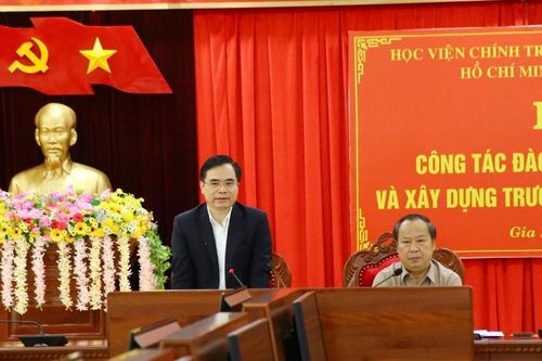 Sớm hoàn thiện, ban hành đề án Trường Chính trị tỉnh Gia Lai đạt chuẩn trong quý I-2024