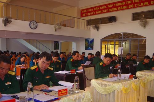 Khen thưởng 44 tập thể, cá nhân trong công tác quân sự, quốc phòng năm 2023