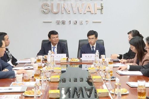 Đoàn công tác tỉnh Lào Cai làm việc với tập đoàn Sunwah và các doanh nghiệp của tỉnh Vân Nam (Trung Quốc)