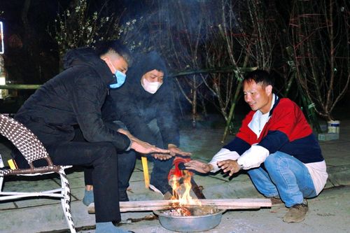 Muôn nẻo mưu sinh trong đêm đông