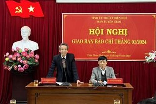 Tuyên truyền không khí mừng Đảng, mừng xuân Giáp Thìn vui tươi, an toàn, tiết kiệm