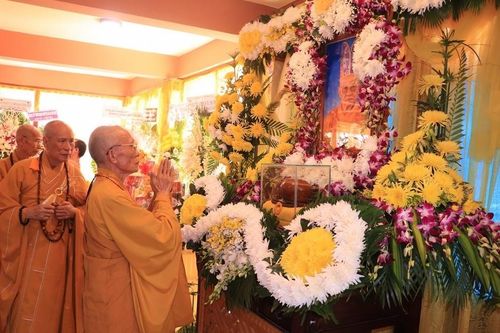 BR-VT: Ban Thường trực Ban Trị sự GHPGVN tỉnh viếng tang Trưởng lão Hòa thượng Thích Nhựt Huệ