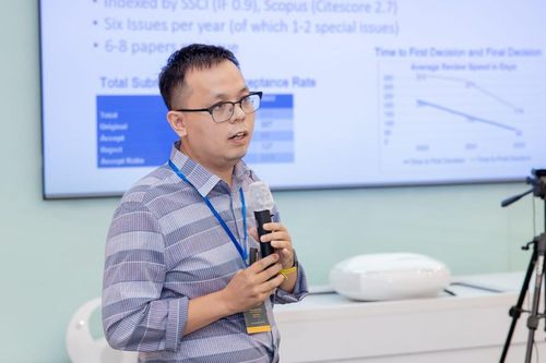 Đề xuất nhà giáo phải có giấy chứng nhận nghề nghiệp: Sẽ cản trở người giỏi vào sư phạm!