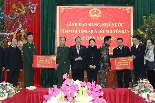 Phó Chủ tịch Quốc hội Nguyễn Đức Hải thăm và chúc tết tại Lạng Sơn