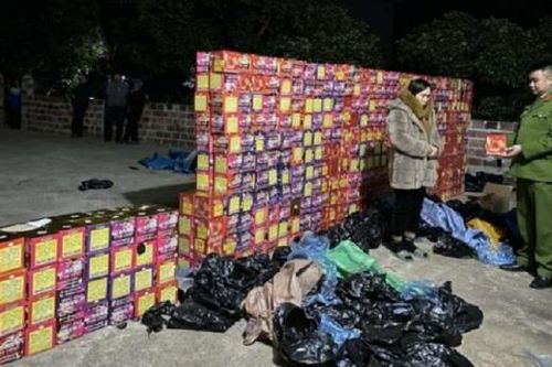 Chặn pháo lậu xâm nhập qua biên giới
