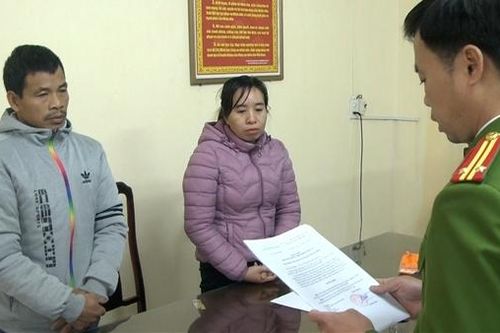 Khởi tố cặp vợ chồng sản xuất mì chính giả