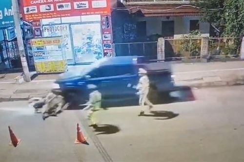 Tài xế bán tải trốn đo nồng độ cồn, tông CSGT rồi kéo lê xe tuần tra