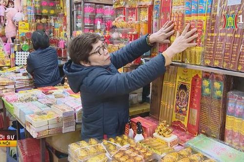 Thị trường 'vàng mã' phong phú nguồn cung, ảm đạm người mua