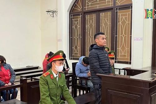 Mua pháo nổ về 'chơi Tết', bị xử phạt 9 tháng tù