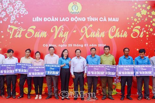 Tết sum vầy cho người lao động khó khăn