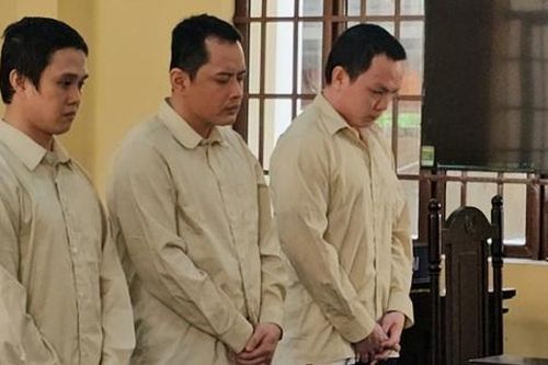 Phạt tù nhóm dùng súng bắn chuột đi cướp ngân hàng