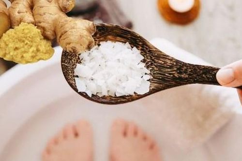Cách khắc phục chân tay lạnh trong mùa đông rét buốt