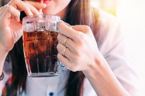 Hạn chế tiêu thụ đồ uống có đường dịp Tết để bảo vệ sức khỏe