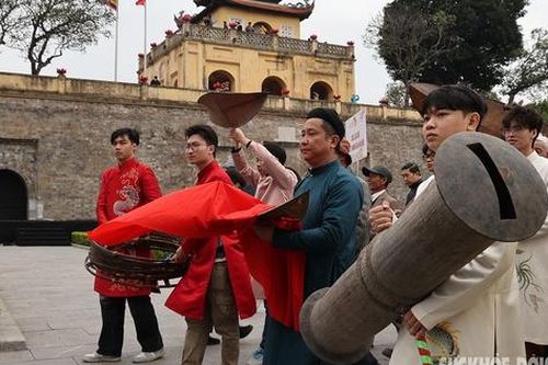 Tái hiện nghi lễ rước diều cổ hơn 300 năm tuổi mong năm mới mưa thuận gió hòa