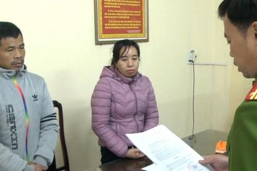 Bắt giữ vợ chồng sản xuất mì chính giả