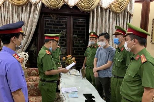 Chủ tịch Hội đồng quản trị chỉ đạo rao bán 'vịt trời'