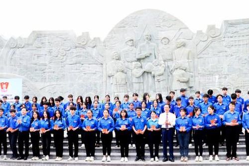 Tổ chức 3 đợt cao điểm kết nạp đoàn viên mới trong năm 2024