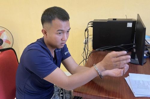 Khởi tố 2 đối tượng dùng súng cướp ngân hàng