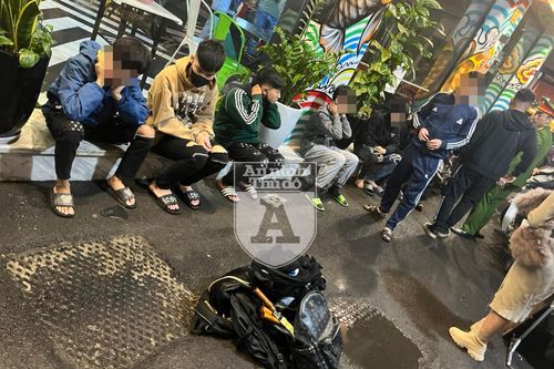 Mâu thuẫn trên Facebook, thanh niên rủ bạn mang vỏ chai bia và dao đi giải quyết